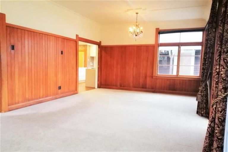 Photo of property in 35 Victoria Street, Hawera, 4610