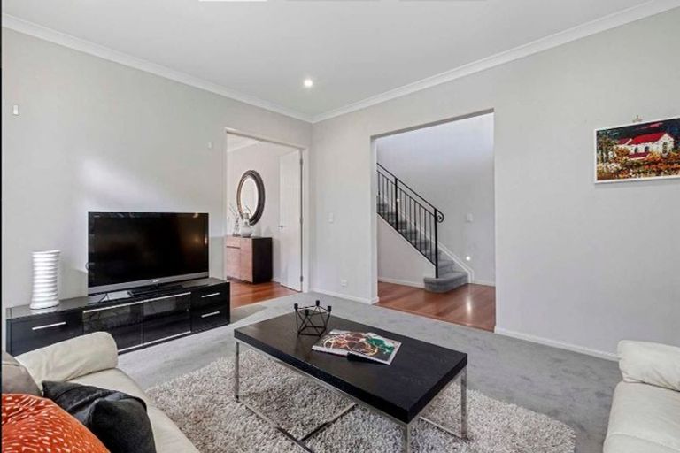 Photo of property in 12 Bur Oak Terrace, Schnapper Rock, Auckland, 0632