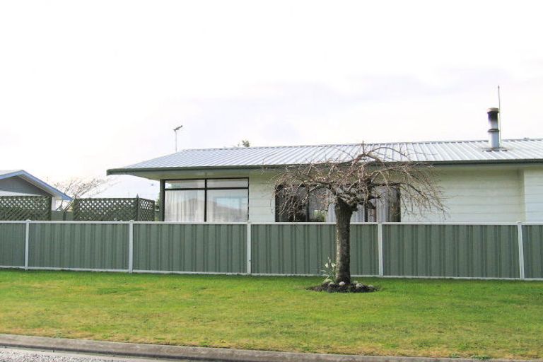 Photo of property in 2/6 Nicholson Street, Mayfair, Hastings, 4122