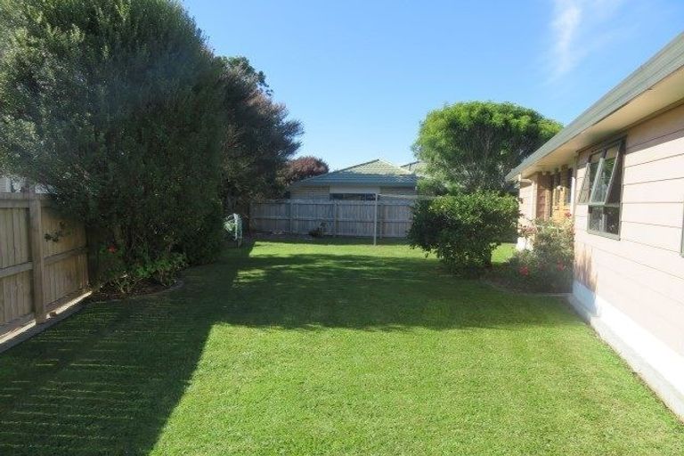 Photo of property in 17 Mews Place, Forest Lake, Hamilton, 3200