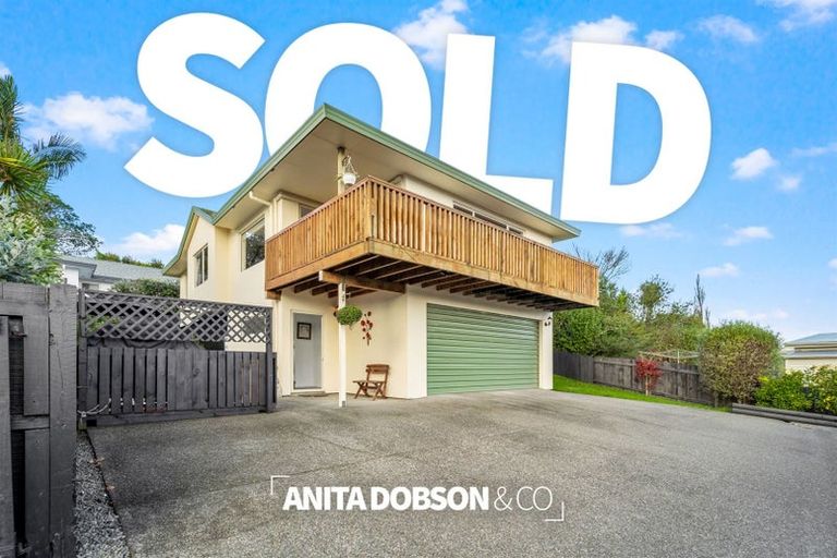 Photo of property in 2/15 Ellenbury Place, Stanmore Bay, Whangaparaoa, 0932