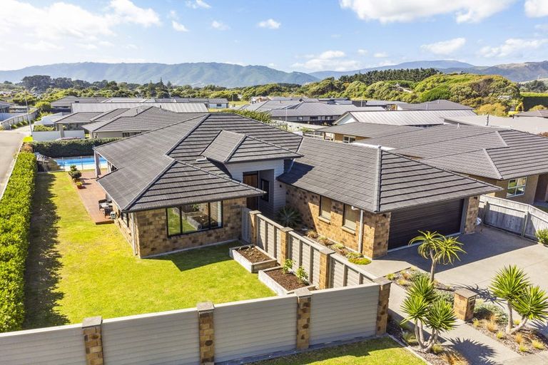 Photo of property in 85 Kotuku Drive, Paraparaumu Beach, Paraparaumu, 5032