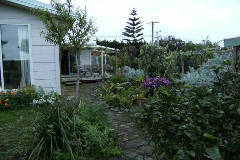 Photo of property in 41 Nuku Street, Tangimoana, 4822