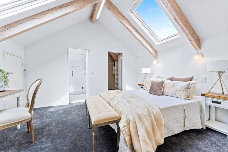 Photo of property in 2/7 Seine Road, Forrest Hill, Auckland, 0620