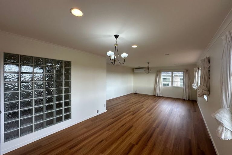 Photo of property in 26 Delmont Close, East Tamaki Heights, Auckland, 2016