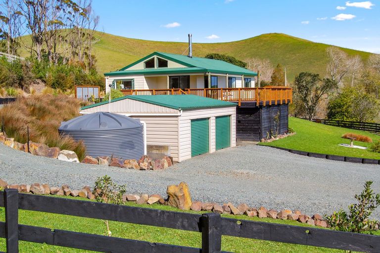 Photo of property in 598a Oneriri Road, Kaiwaka, 0573