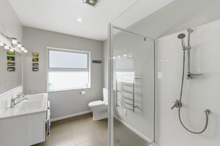 Photo of property in 91 Seaview Road, Paraparaumu Beach, Paraparaumu, 5032