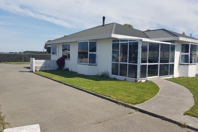 Photo of property in 19 Timaru Road, Waimate, 7924