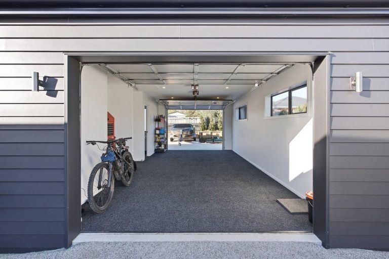 Photo of property in 16 Three Kings Court, Outram, 9019