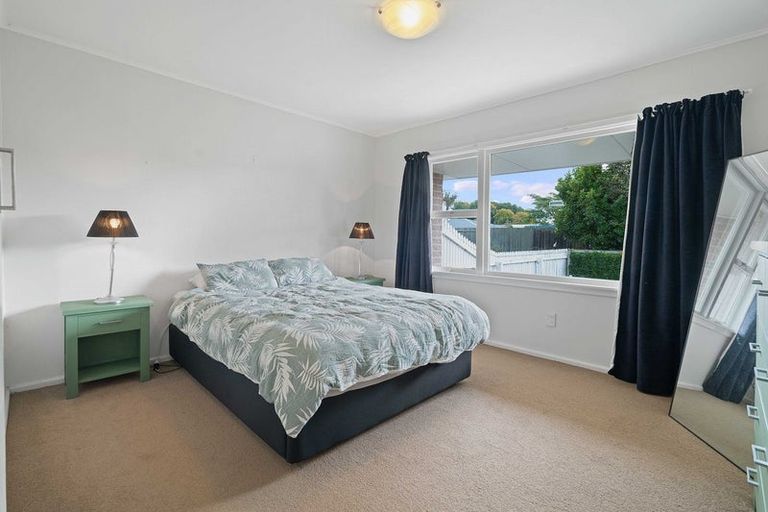 Photo of property in 2/9a Curletts Road, Sockburn, Christchurch, 8042