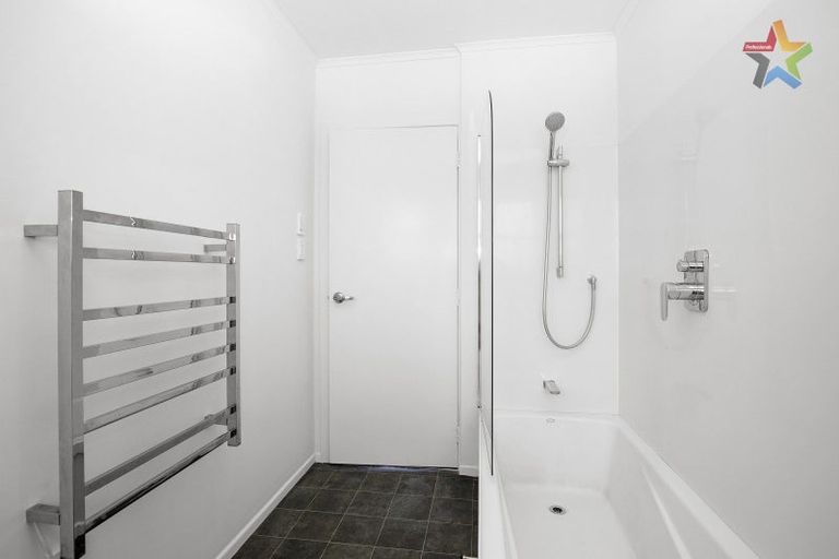 Photo of property in 5 Balmain Street, Newlands, Wellington, 6037