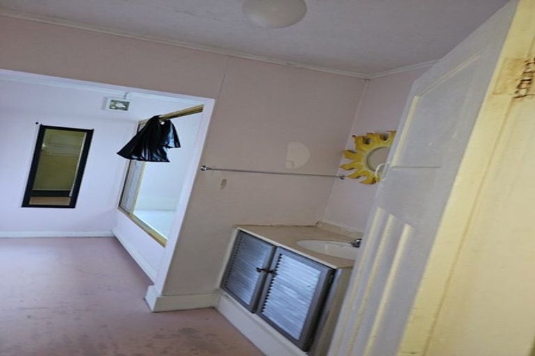 Photo of property in 51 The Parade, Island Bay, Wellington, 6023