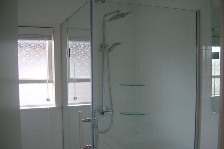 Photo of property in 17 Glendene Avenue, Glendene, Auckland, 0602