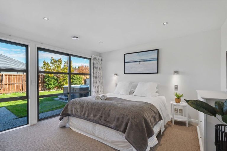 Photo of property in 5 Crawford Place, Lake Hayes, Queenstown, 9304