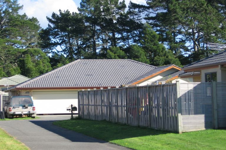 Photo of property in 85 Hillwell Drive, Henderson, Auckland, 0612