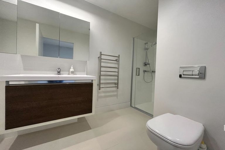 Photo of property in 17 Isitt Road, Hobsonville, Auckland, 0616