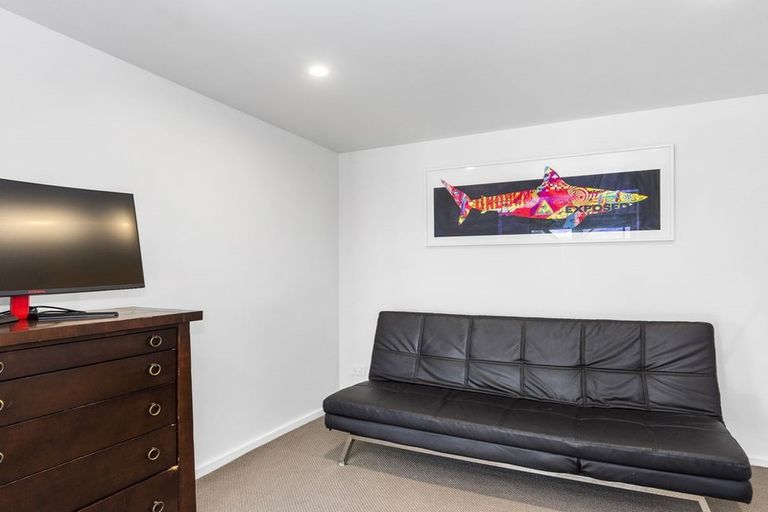 Photo of property in 32 Omokoroa Road, Omokoroa, 3114