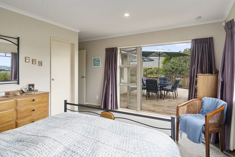 Photo of property in 22 Abby Road, Fitzherbert, Palmerston North, 4410