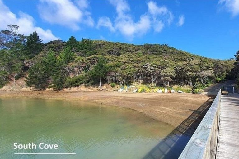 Photo of property in 15 Elizabeth Point Road, Kawau Island, 0920