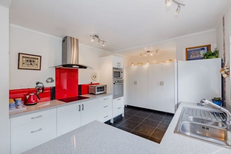 Photo of property in 7b Ratanui Road, Paraparaumu, 5032