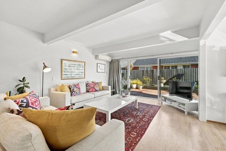 Photo of property in 76b Memorial Avenue, Ilam, Christchurch, 8053