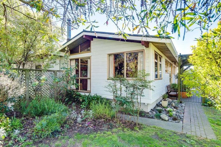 Photo of property in 4 Mchardy Street, Bay View, Napier, 4104