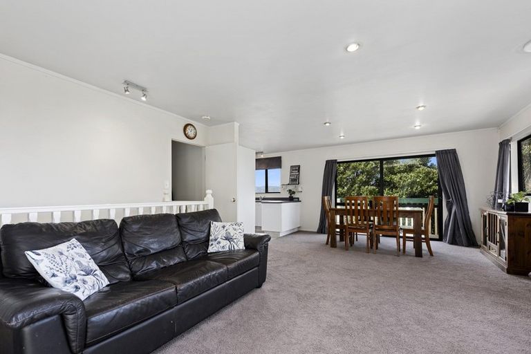 Photo of property in 59 Pokohiwi Road, Normandale, Lower Hutt, 5010