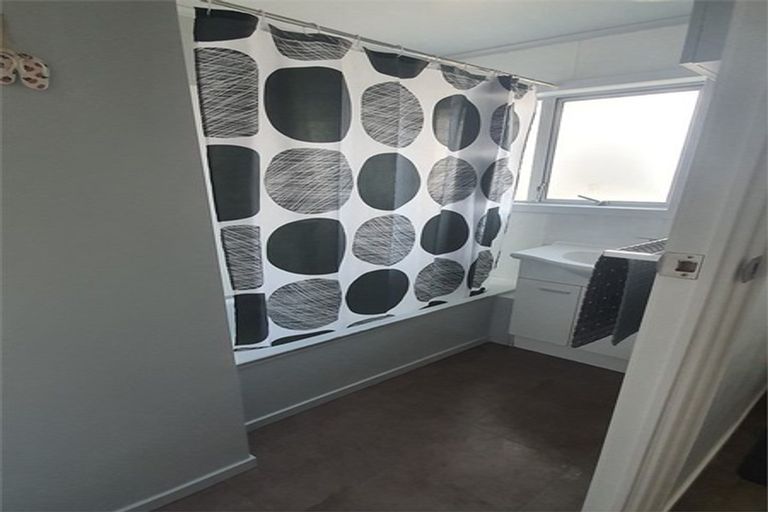 Photo of property in 5 Tutuki Walk, Ruakaka, 0116