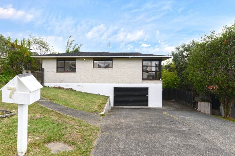 Photo of property in 7 Valdese Rise, Browns Bay, Auckland, 0630