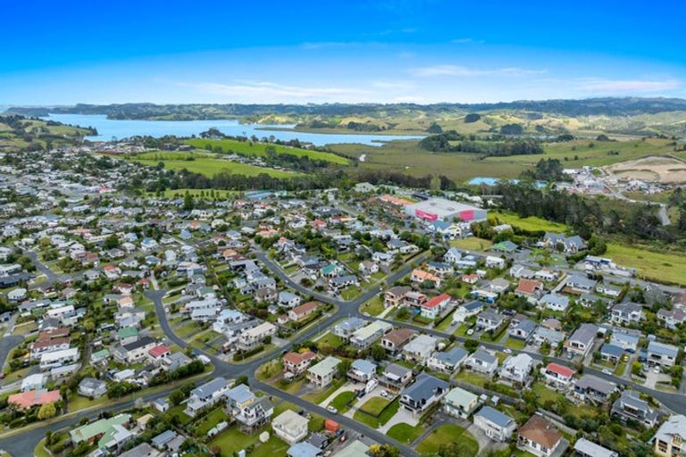 Photo of property in 3 Kotuku Place, Snells Beach, 0920