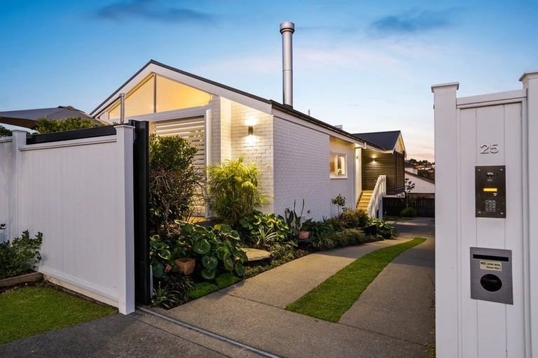 Photo of property in 25 Bonnie Brae Road, Meadowbank, Auckland, 1072