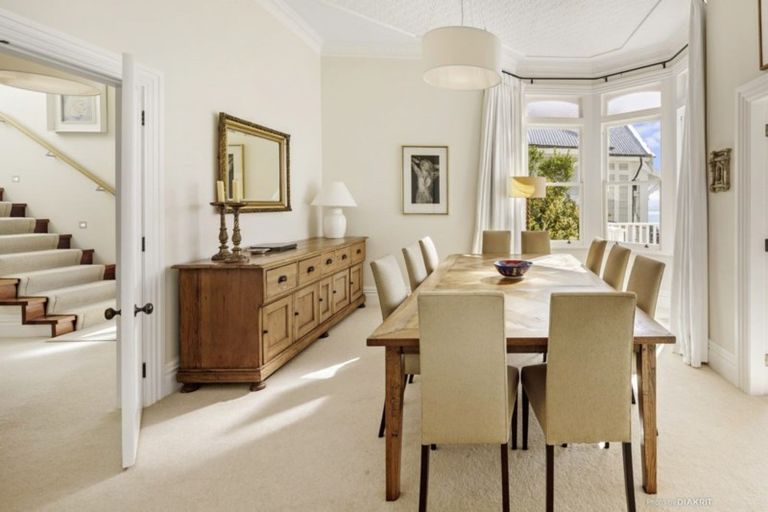 Photo of property in 18 Central Terrace, Kelburn, Wellington, 6012