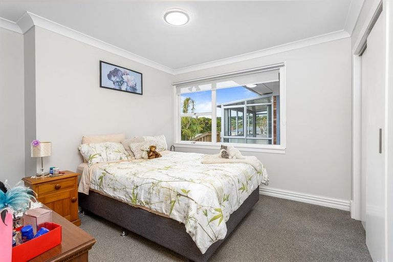 Photo of property in 19 Lawrence Crescent, Hillpark, Auckland, 2102
