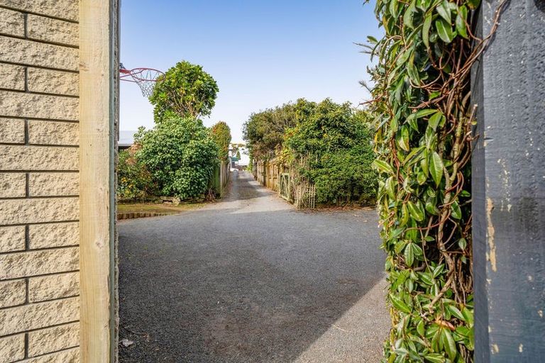 Photo of property in 1138 South Road, Oakura, 4314