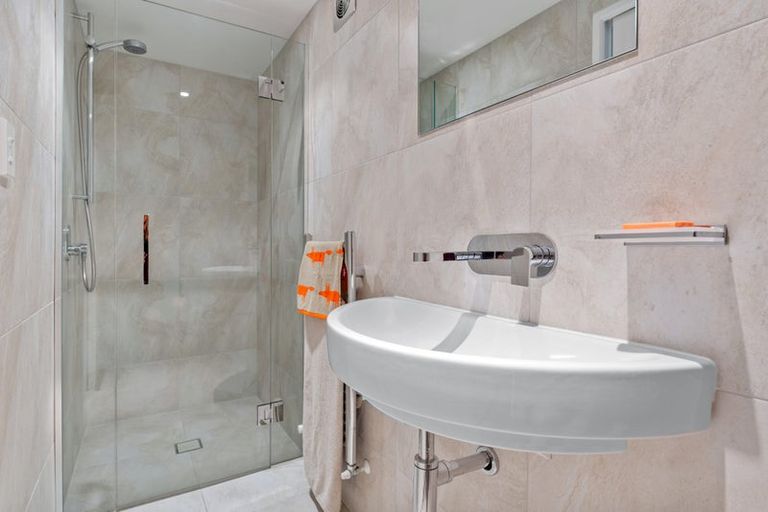 Photo of property in 87 Matipo Road, Mairangi Bay, Auckland, 0630