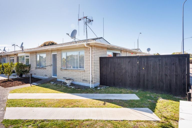 Photo of property in 1/297 Ruahine Street, Terrace End, Palmerston North, 4410