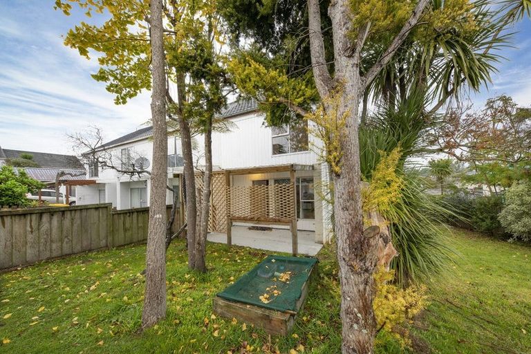 Photo of property in 7/108 West Coast Road, Glen Eden, Auckland, 0602