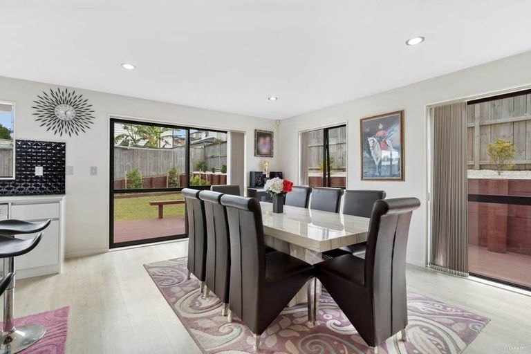 Photo of property in 23 Platinum Rise, Ranui, Auckland, 0612