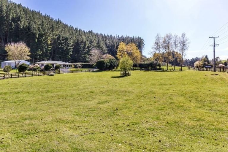 Photo of property in 266 Whangamata Road, Kinloch, Taupo, 3377