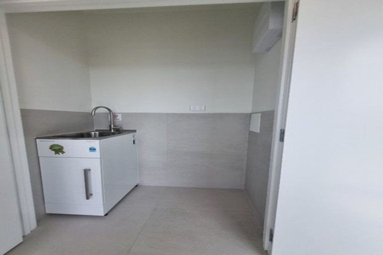 Photo of property in 76 Rahopuru Road, Westgate, Auckland, 0614