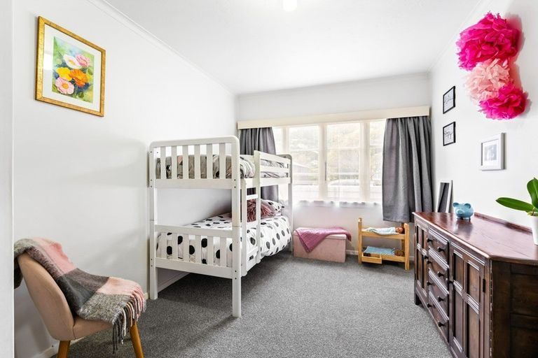 Photo of property in 5 Rumgay Street, Fairfield, Lower Hutt, 5011