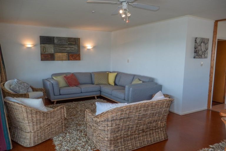 Photo of property in 22 Seaview Road, Cable Bay, 0420