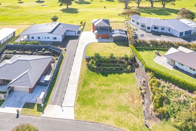 Photo of property in 31 Golf Vue Place, Castlecliff, Whanganui, 4501
