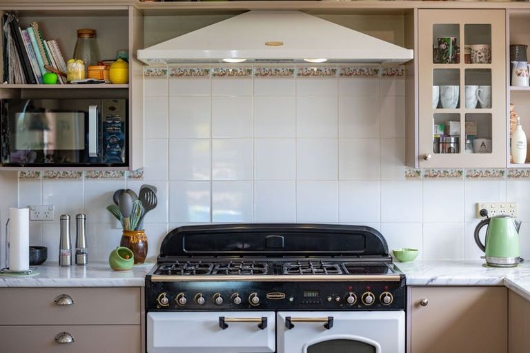 Photo of property in 9 Matthews Crescent, Melville, Hamilton, 3206