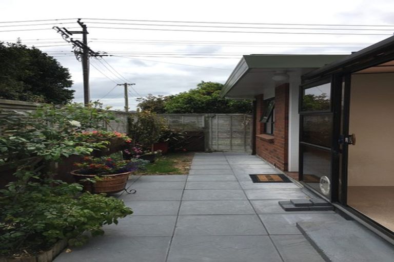 Photo of property in 1/222 Centreway Road, Orewa, 0931