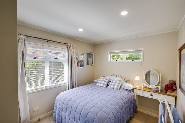 Photo of property in 28a Middle Road, Havelock North, 4130