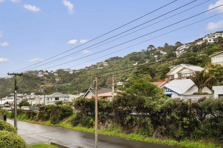 Photo of property in 24/125 Queens Drive, Lyall Bay, Wellington, 6022