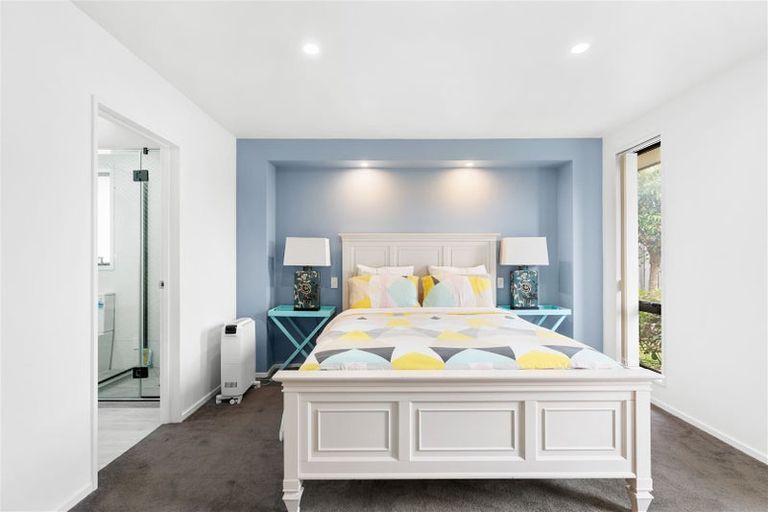 Photo of property in 17 Sovereign Gardens, Halswell, Christchurch, 8025