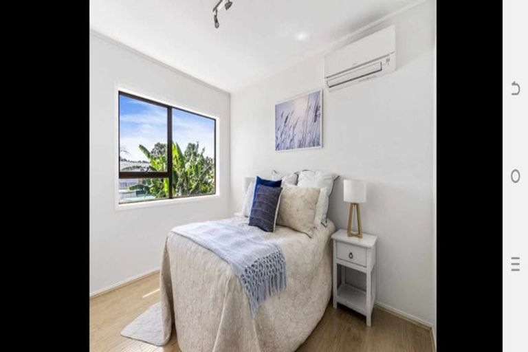 Photo of property in 1/14a Kurnell Drive, Botany Downs, Auckland, 2010