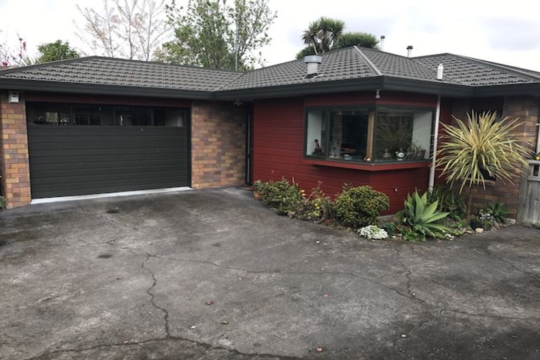 Photo of property in 5a Chilton Grove, Hokowhitu, Palmerston North, 4410
